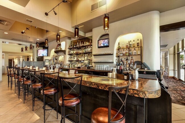Building Photo - 7401 N Scottsdale Rd