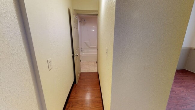 Building Photo - 464 Poplar St