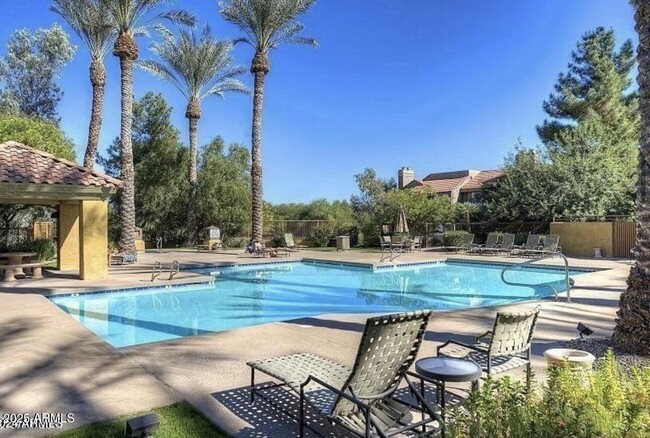 Building Photo - 4925 E Desert Cove Ave