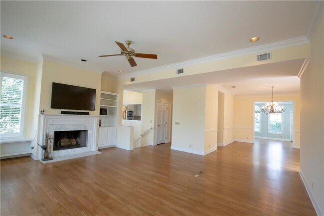 Building Photo - 105 Strachan Ln