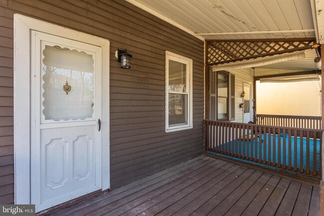 Building Photo - 809 N Providence Rd