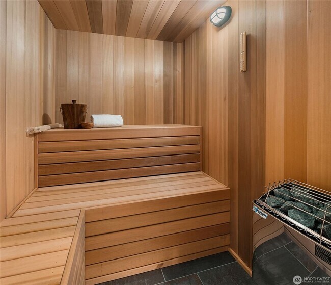 Building Photo - 4Bd/4.5Ba Seattle Home