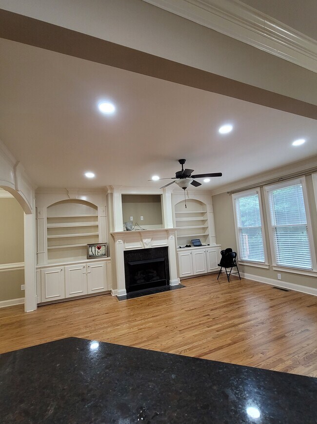 Building Photo - 340 Ridgemill View