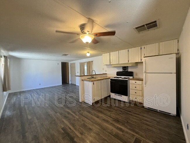 Building Photo - 2111 Santa Cruz Ave