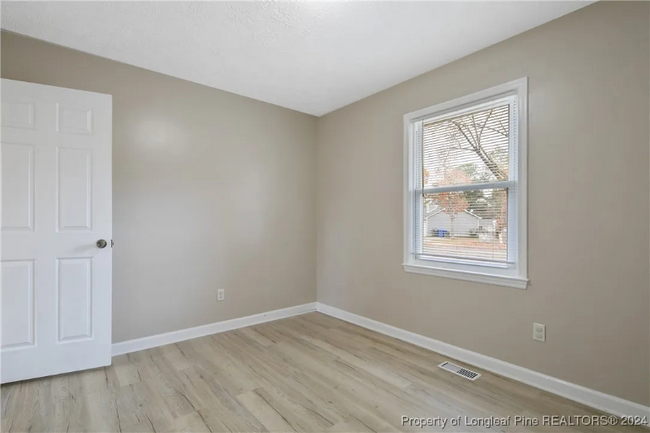 Building Photo - 929 Hollydale Ln