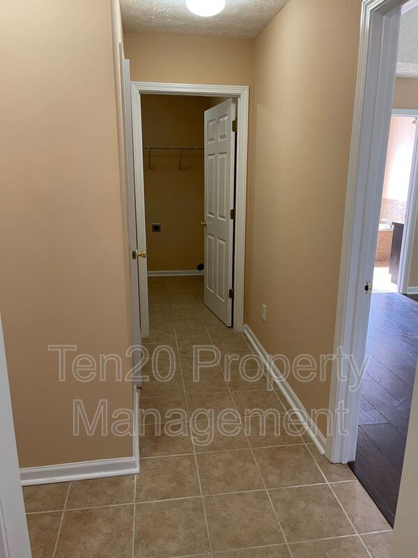 Building Photo - 817 Baycreek Ct