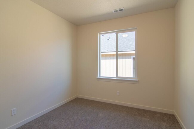 Primary Photo - 3 Bed 2 Bath Home @ Pillar Rock Estates. H...