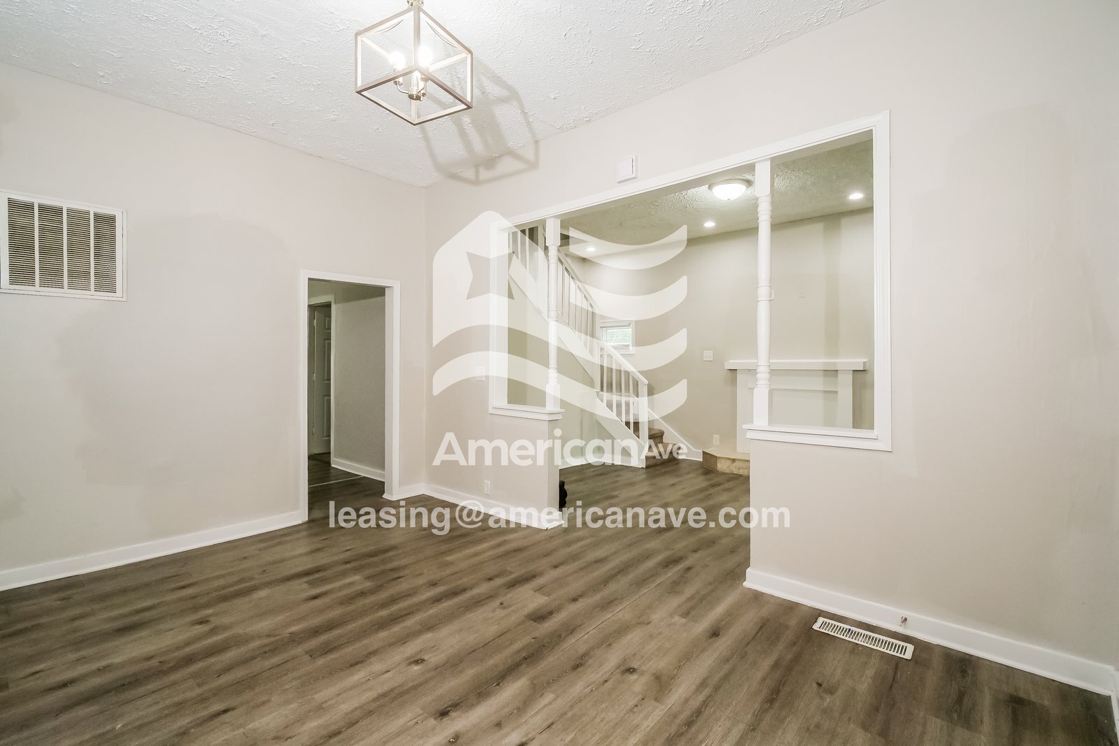 Building Photo - 520 N Gladstone Ave