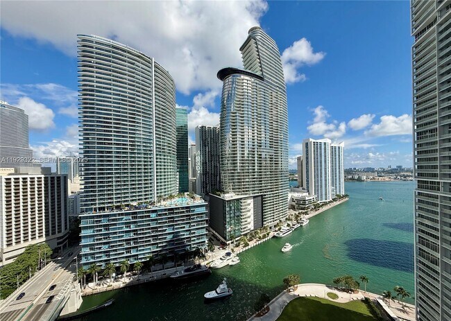 Building Photo - 200 Biscayne Blvd Way