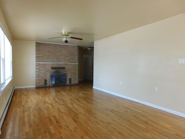 Building Photo - 1340 Orchard Ave