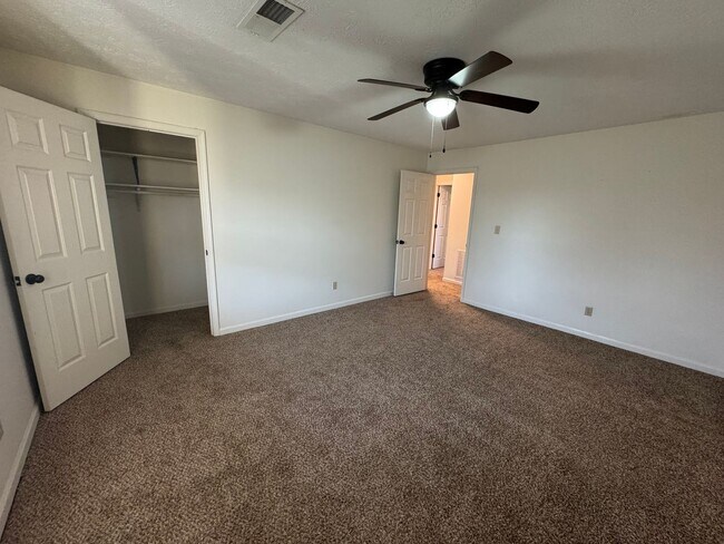 Building Photo - 107 Grogan Cir