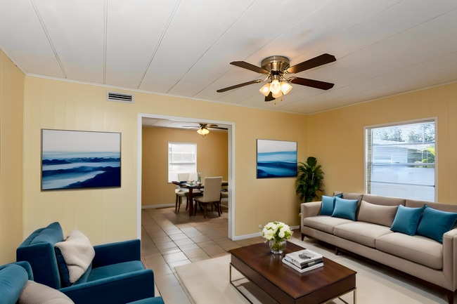 Building Photo - A beautiful and spacious 3 bedroom and 1 full  bathroom house in the heart of Kissimmee