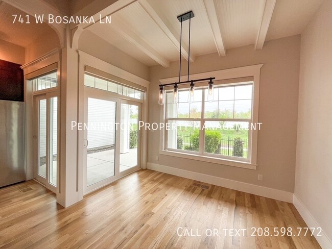 Building Photo - 741 W Bosanka Ln