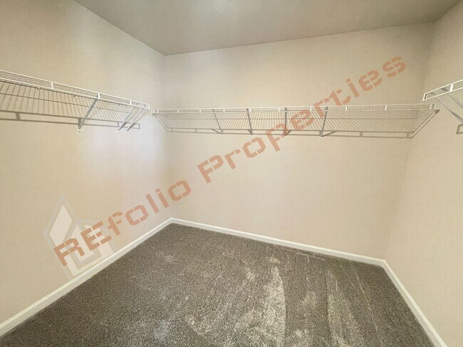 Building Photo - 2421 Hedge Maple Dr