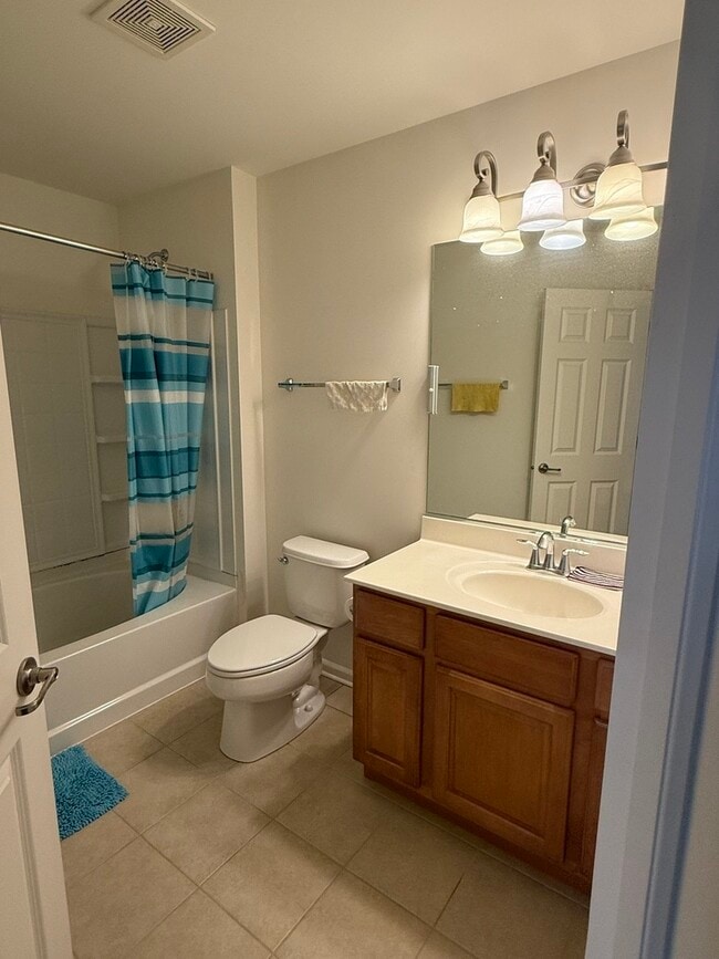 Building Photo - 2225 S Crambourne Way