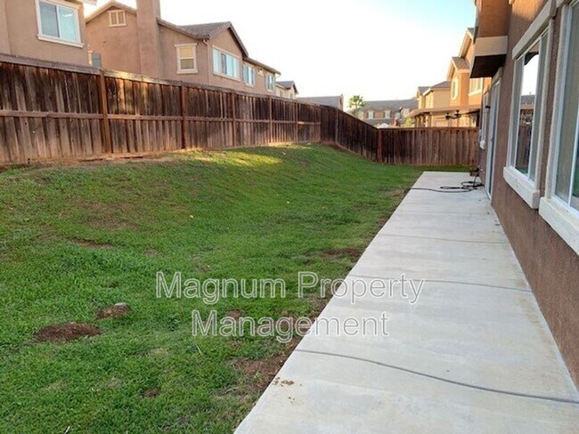Building Photo - 29675 Ski Ranch St
