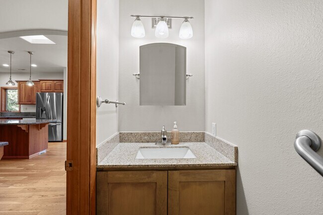 Building Photo - 6 Bed 4 Bath Daylight Rancher on Acreage in Mead School District.  Absolutely Gorgeous