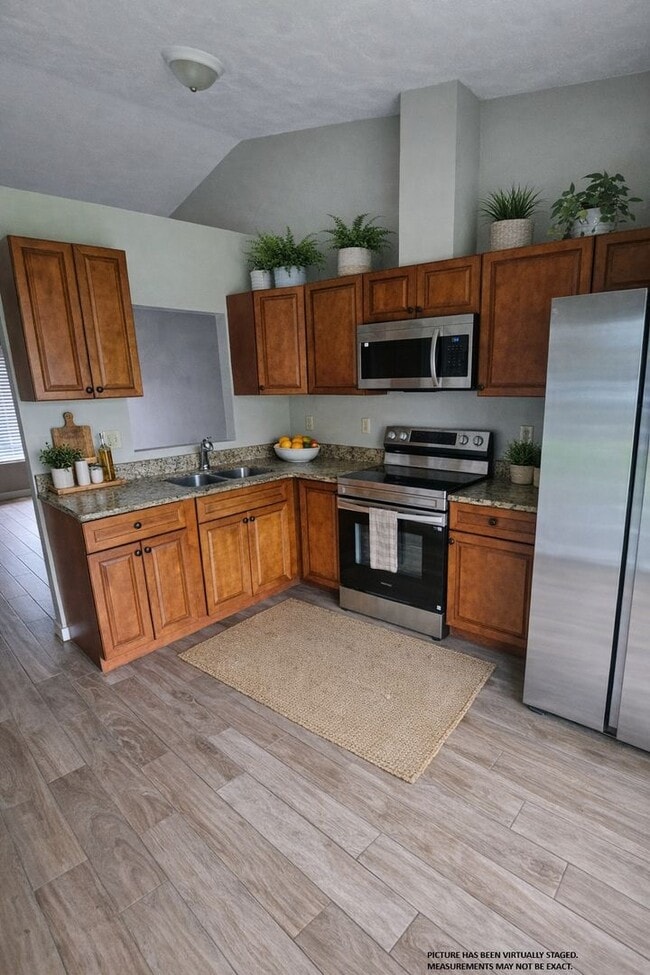 Building Photo - UCF Remodeled Duplex