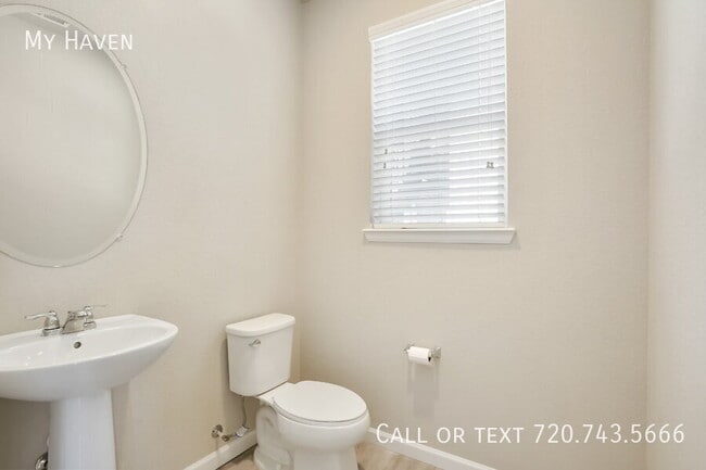 Building Photo - 1320 Hoyt St