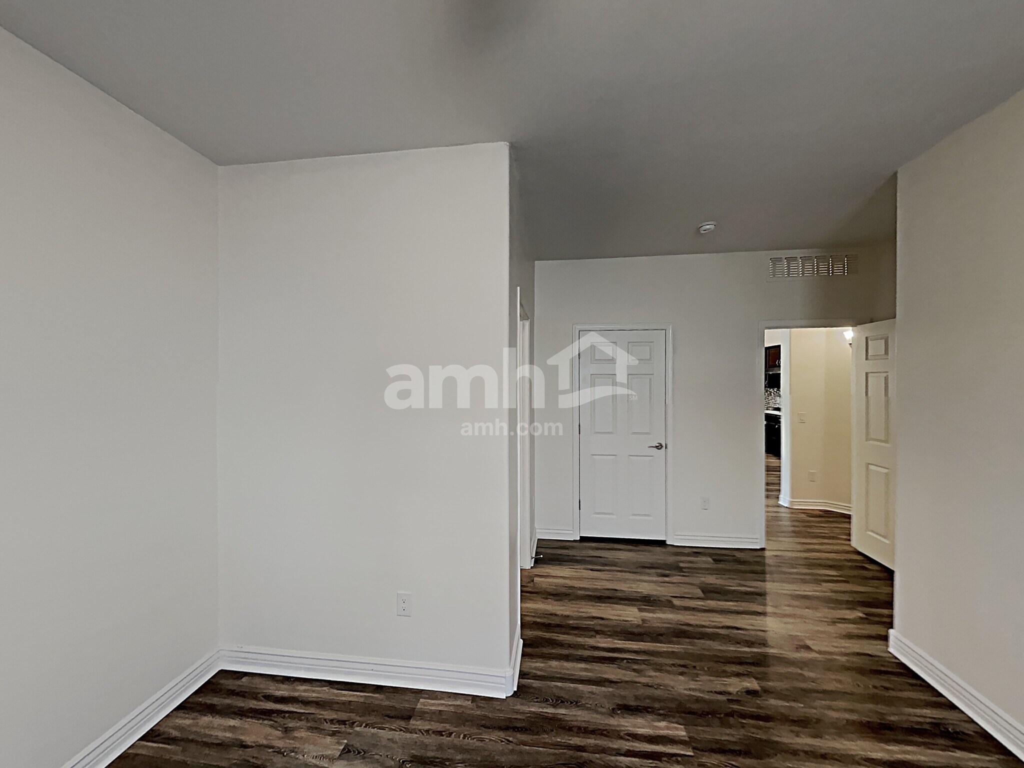Building Photo - 9081 Blue Saguaro St