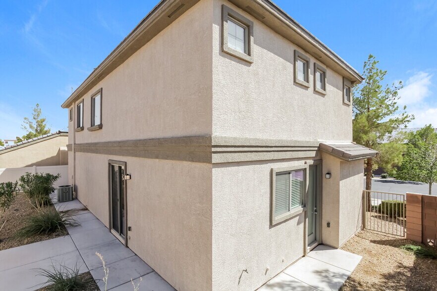 Building Photo - 3524 Turquoise Waters Ave
