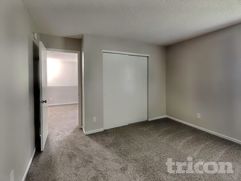 Building Photo - 2729 Redland Ln