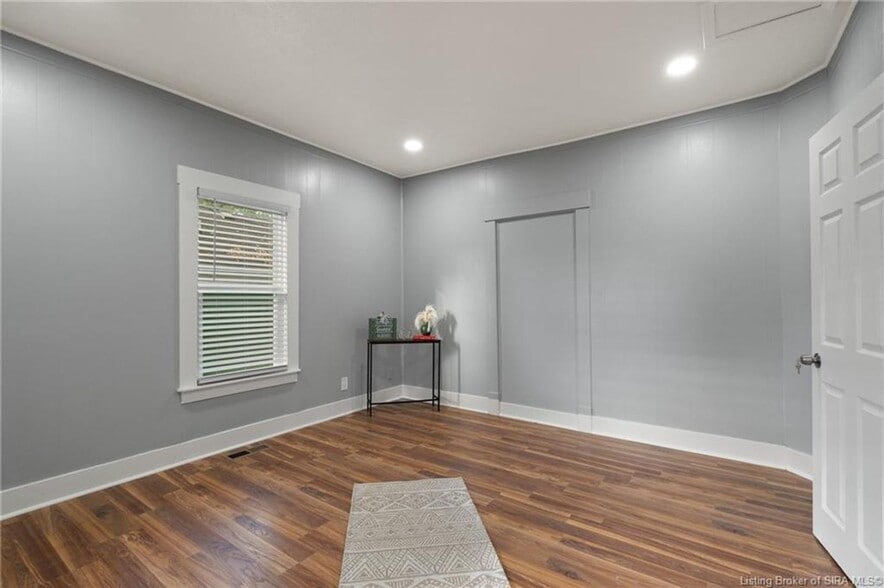 Building Photo - 352 Kahl Ct