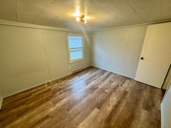 Building Photo - 474 Stang Ave