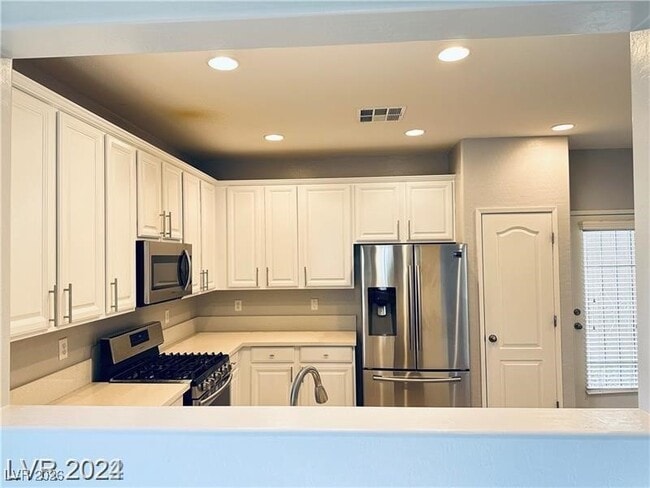 Building Photo - 8183 Lake Chippewa St