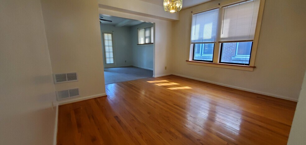 Building Photo - 6253 Cates Ave