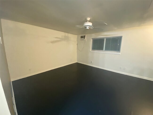 Building Photo - 219 W Alabama St