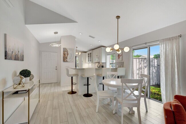 Building Photo - 15 Admirals Ct