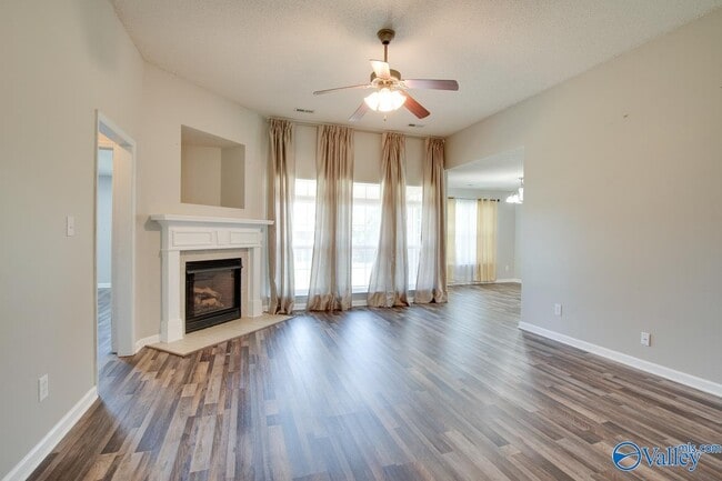 Building Photo - 4808 SE Canterwood Dr