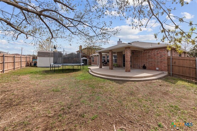 Building Photo - 103 Lone Shadow Dr