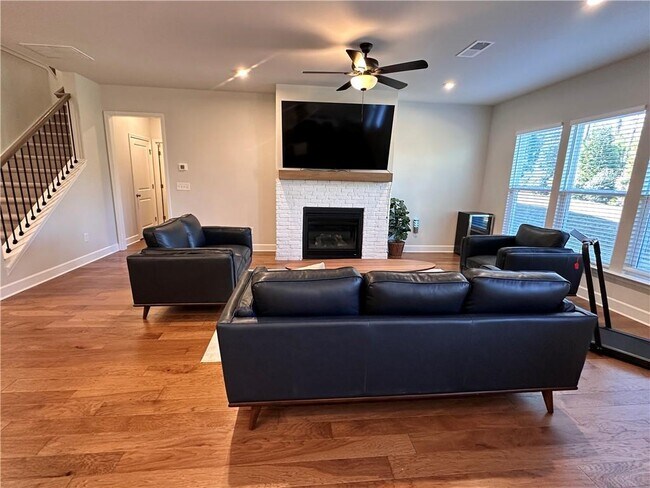 Building Photo - 5430 Wheeler Ridge Rd