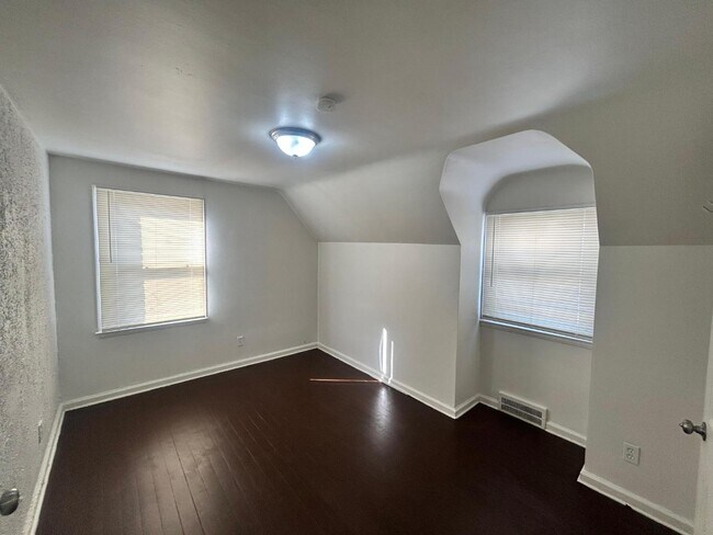 Building Photo - 14230 Frankfort St