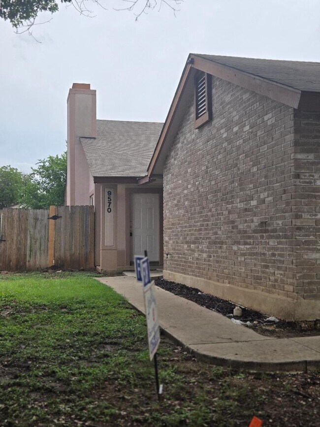 Primary Photo - 9570 Bowen dr