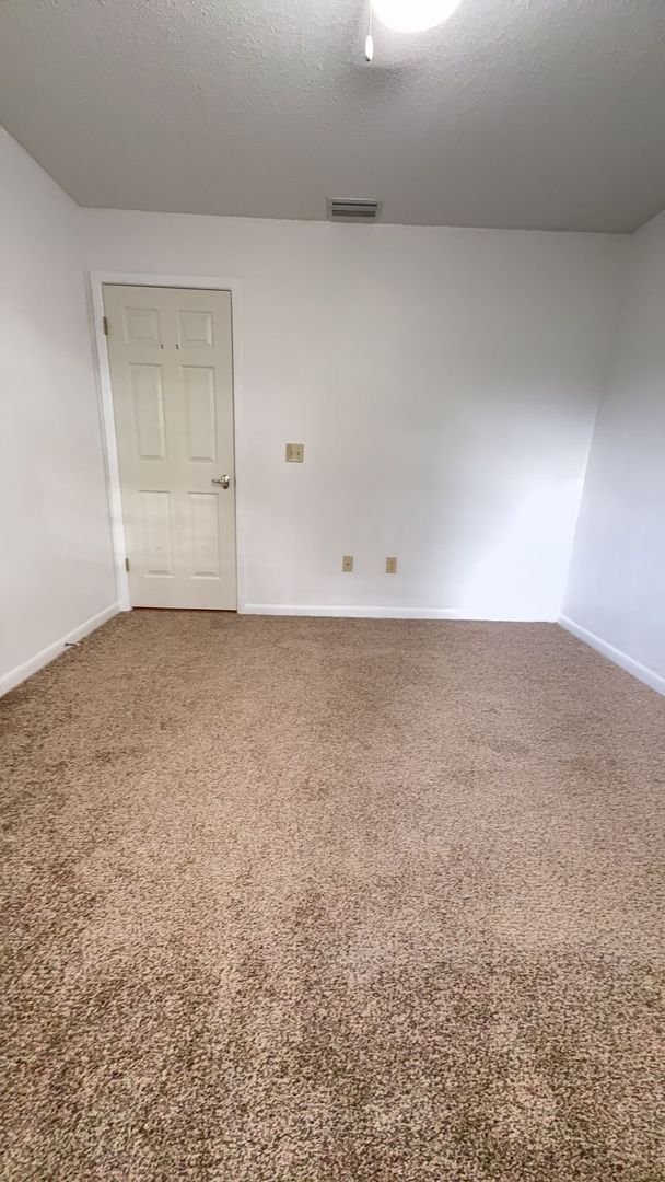 Building Photo - This amazing home located in the S Section of Palm Coast