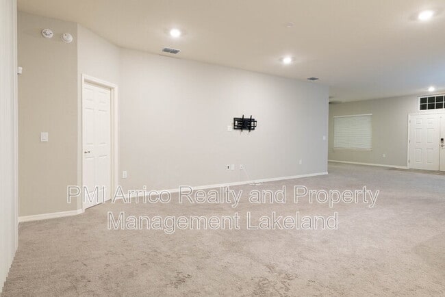 Building Photo - 1069 Montgomery Ln