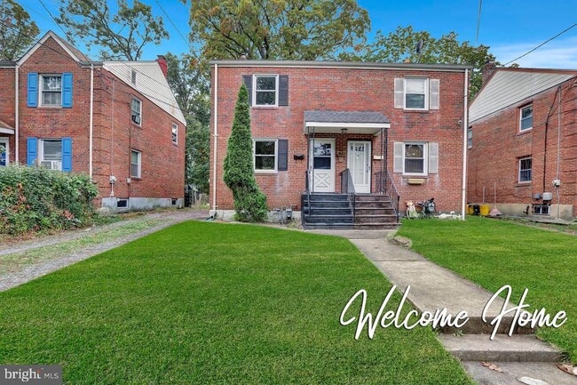 Building Photo - 331 Oakland St