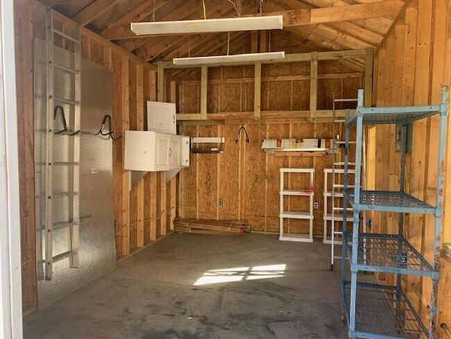 Building Photo - 1205 Dexter Ridge Dr