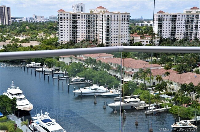 Building Photo - 19707 Turnberry Way