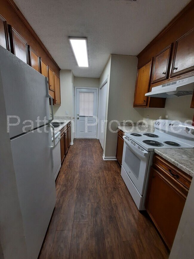 Building Photo - 1833-1835 Kathleen Drive -  Outside CoC -R...