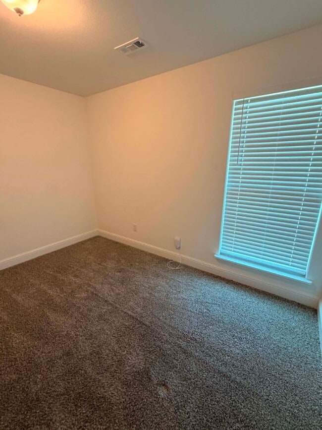 Building Photo - COMING SOON: BEAUTIFUL 3 BEDROOM / 2 BATHROOM HOUSE IN ORONOGO MO!!!