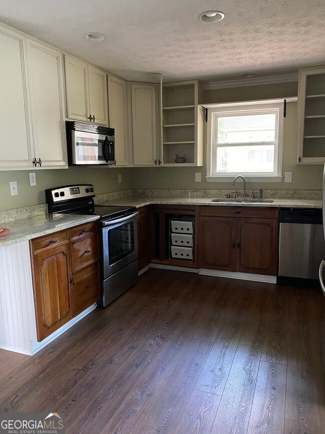 Building Photo - 318 Wood Ridge