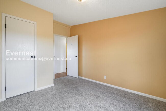 Building Photo - 1385 Antelope Dr