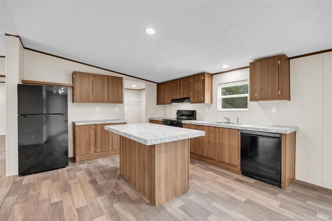 Building Photo - 211 Overhill Rd