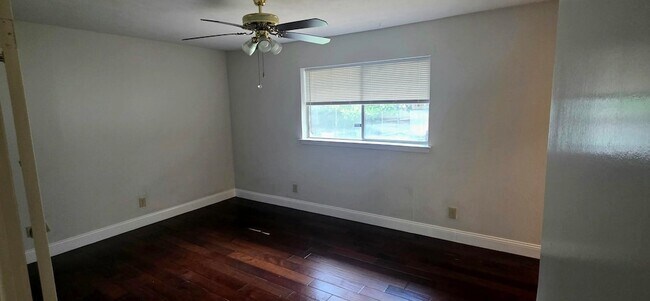 Building Photo - 1018 Rockledge Dr
