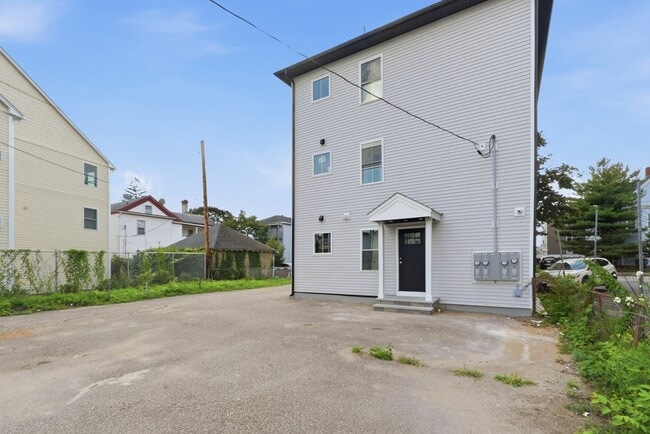 Building Photo - 71 Dewey St