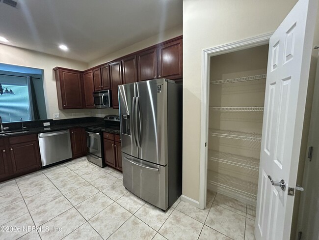 Building Photo - 4233 Clybourne Ln